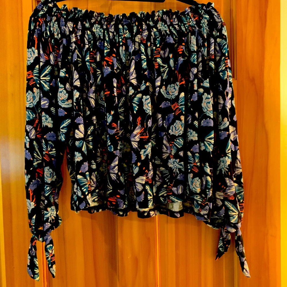 Off the should shirt